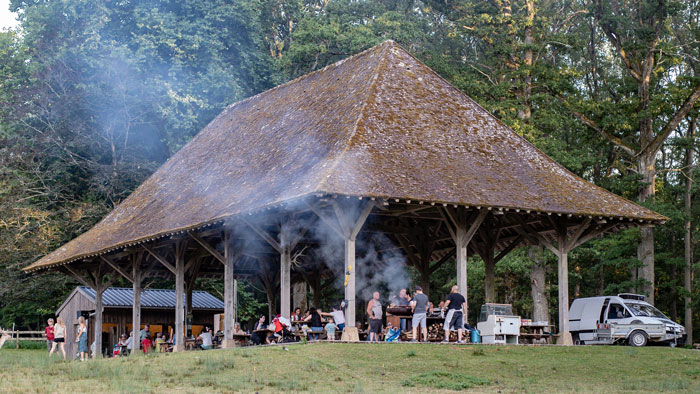 reservation-restauration-et-accès-Boutissaint-restauration-tablette-2 Lieu de réception pour les barbecues en extérieur dans le parc naturel de Boutissaint